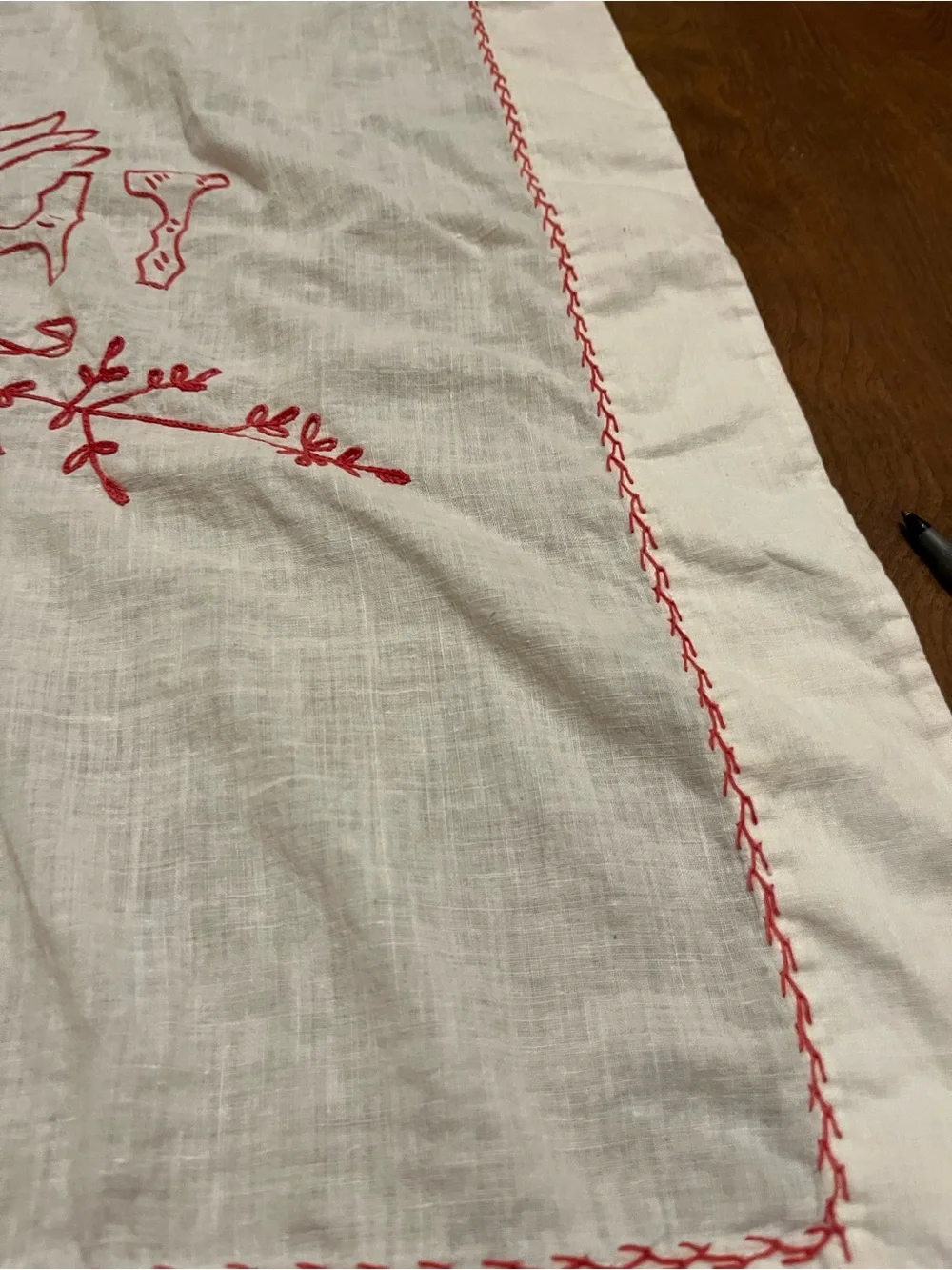 Vintage-Style White Linen Kitchen Cloth with Red Floral Embroidery
